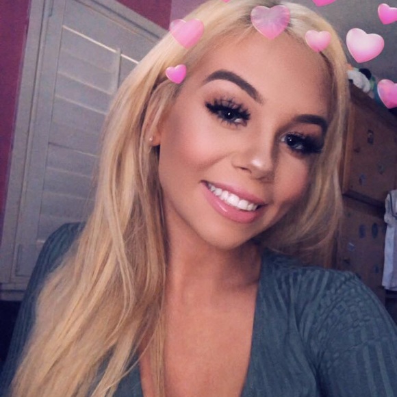 Meet your Posher, Allison - Picture 2 of 3